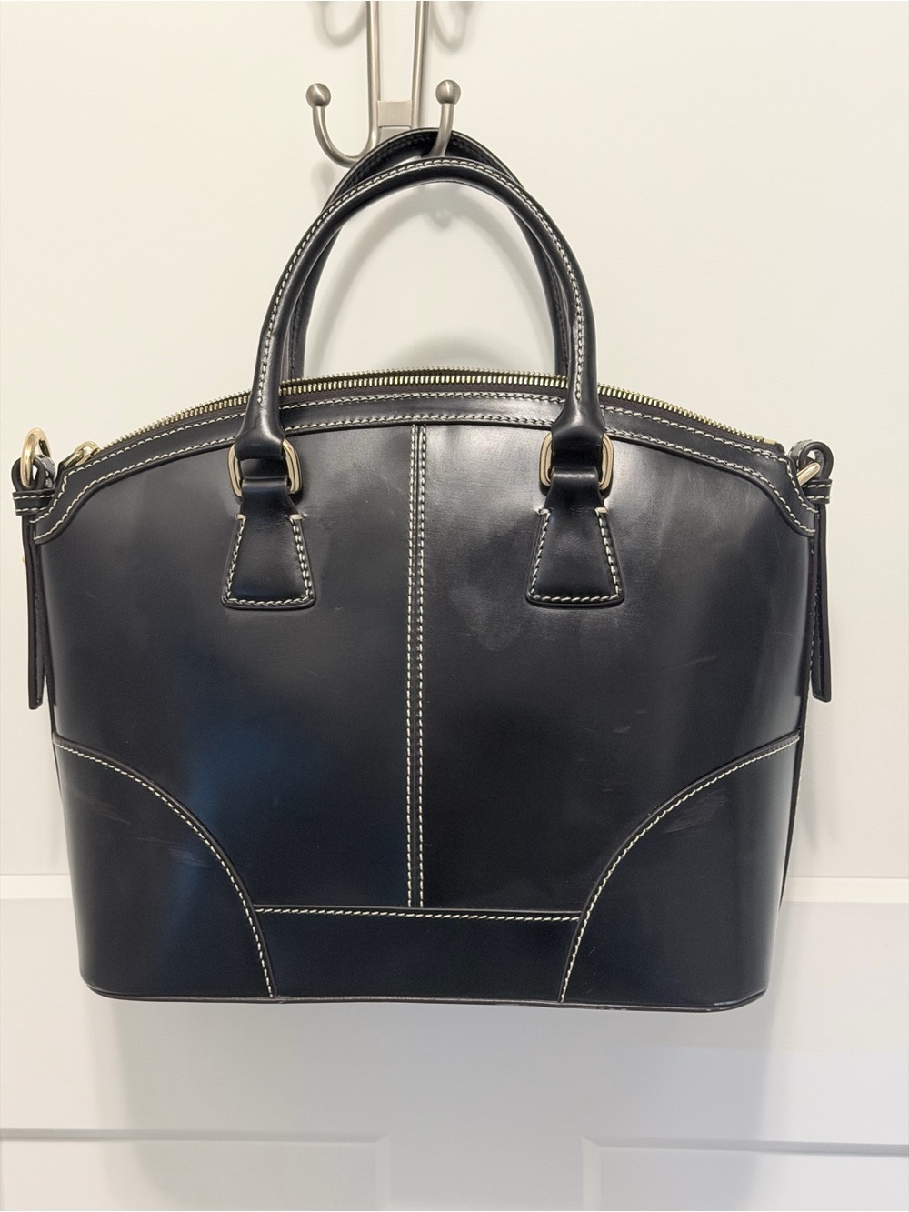 Dooney & Bourke Selleria Florentine Domed Satchel in black leather. - Picture 5 of 14
